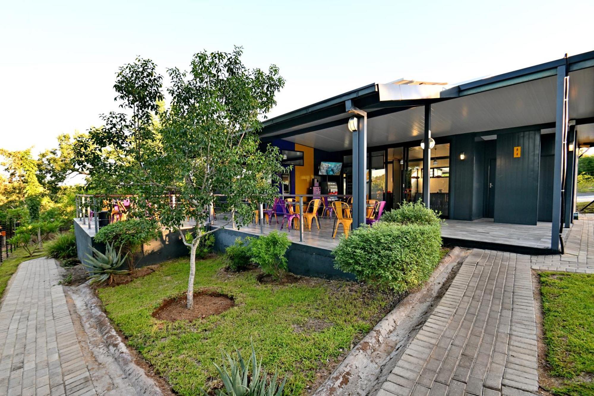 Sleepover Kruger Gate Skukuza Exterior foto